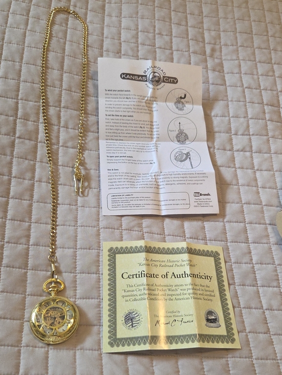 Accessories - NIB Gold Tone Collector's Pocket Watch With Chain